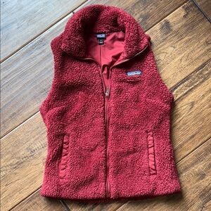Patagonia BURGUNDY Women's Los Gatos Fleece Vest. SIZE S. EUC.